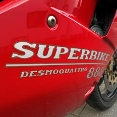 Ducati 888 strada