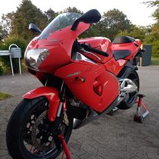 Aprilia RSV 1000 mille 