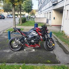 Suzuki gsxs 750