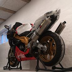 Aprilia RSV 1000R Factory