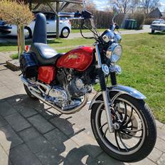 Yamaha XV 750 SE