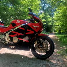 Honda CBR 400 RR Fireblade