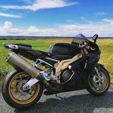 Aprilia RSV 1000 R Factory