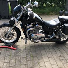 Suzuki Intruder VS
