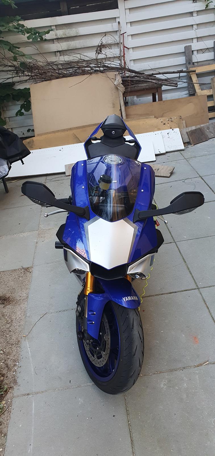 Yamaha R1 billede 8