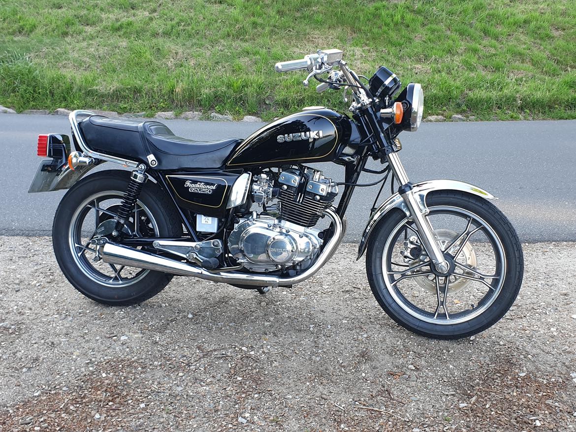 Suzuki gsx 250 traditionel billede 12