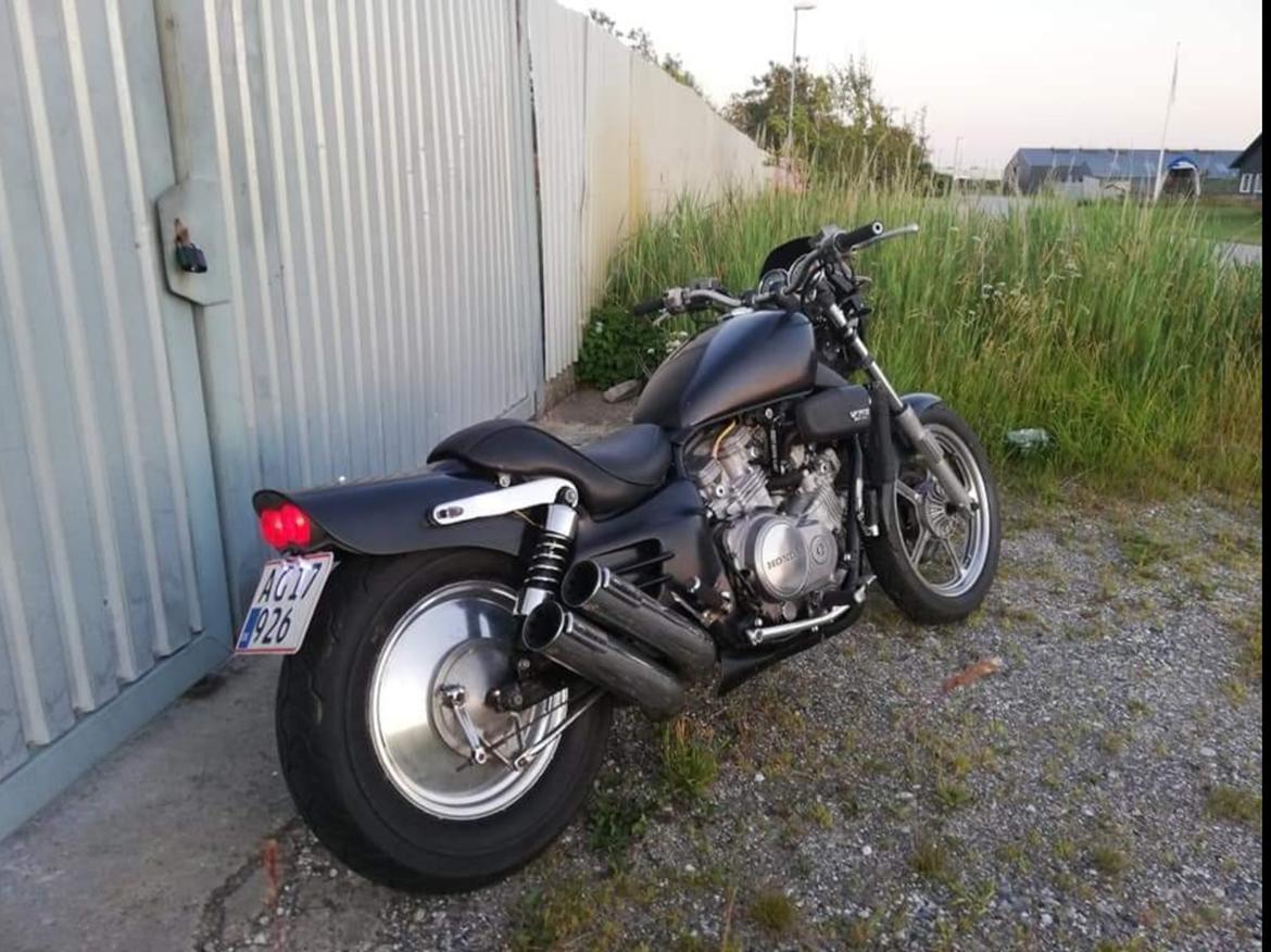 Honda VF 750 C - Super Magna * SOLGT billede 3