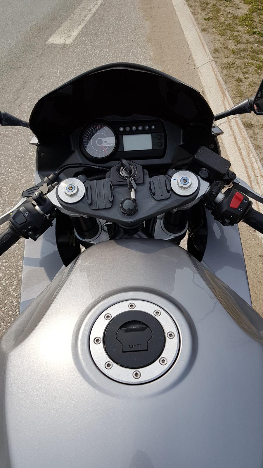 Hyosung GT650 R billede 6