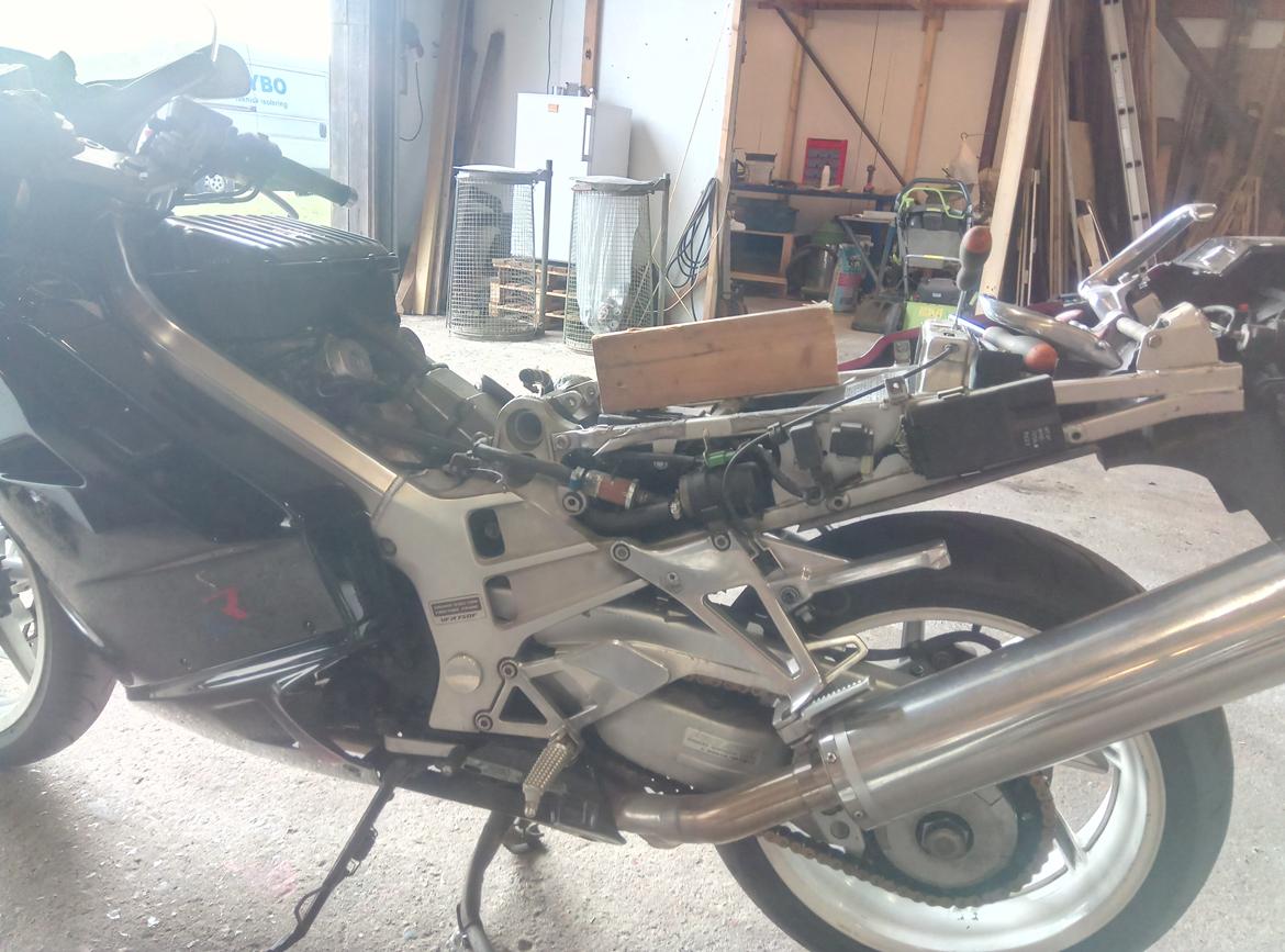 Honda VFR 750F RC36 billede 4