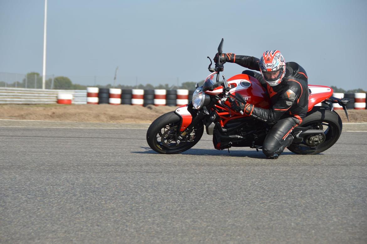 Ducati Monster 1200 R (SOLGT) billede 10