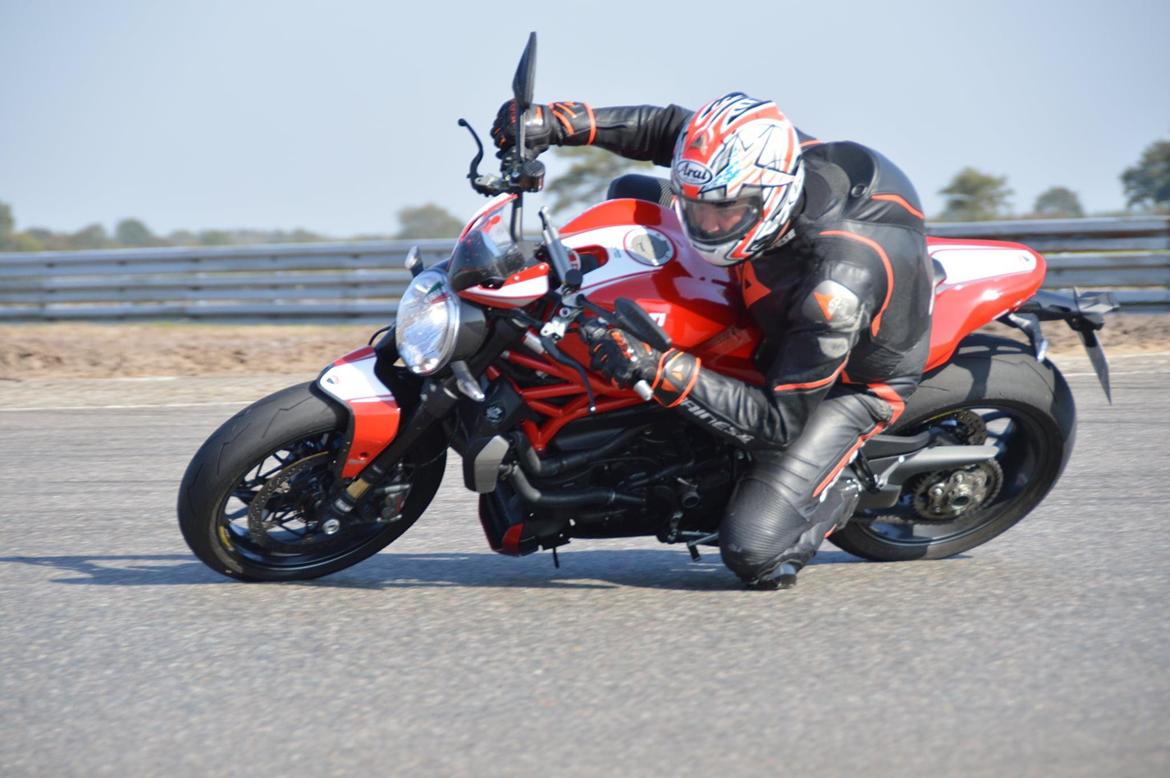 Ducati Monster 1200 R (SOLGT) billede 9