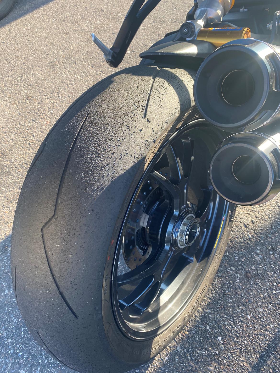 Ducati Monster 1200 R (SOLGT) billede 12