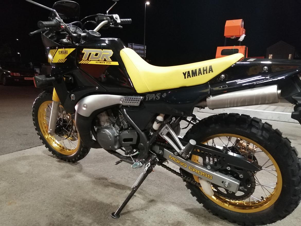 Yamaha TDR 250 Ultimate Dual. - Nyrenoverede hjul pynter gevaldigt. November 2020. billede 2