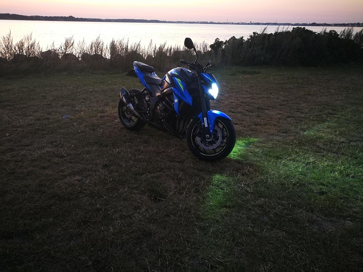 Suzuki GSX-S  YOSHIMURA EDITION billede 8