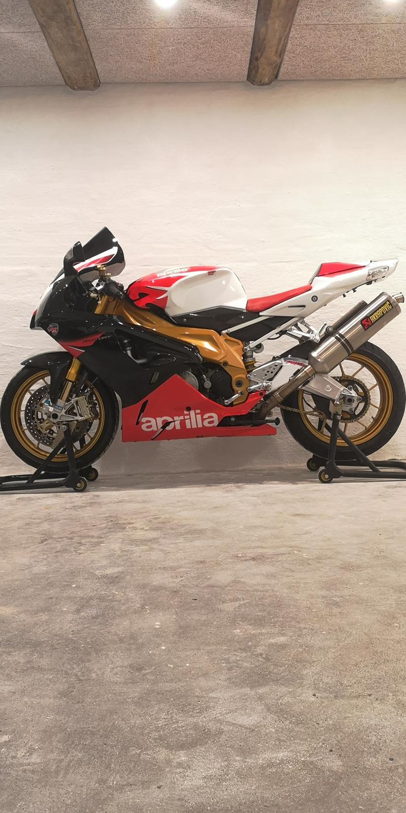 Aprilia RSV 1000R Factory billede 2