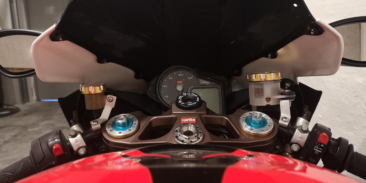 Aprilia RSV 1000R Factory billede 17