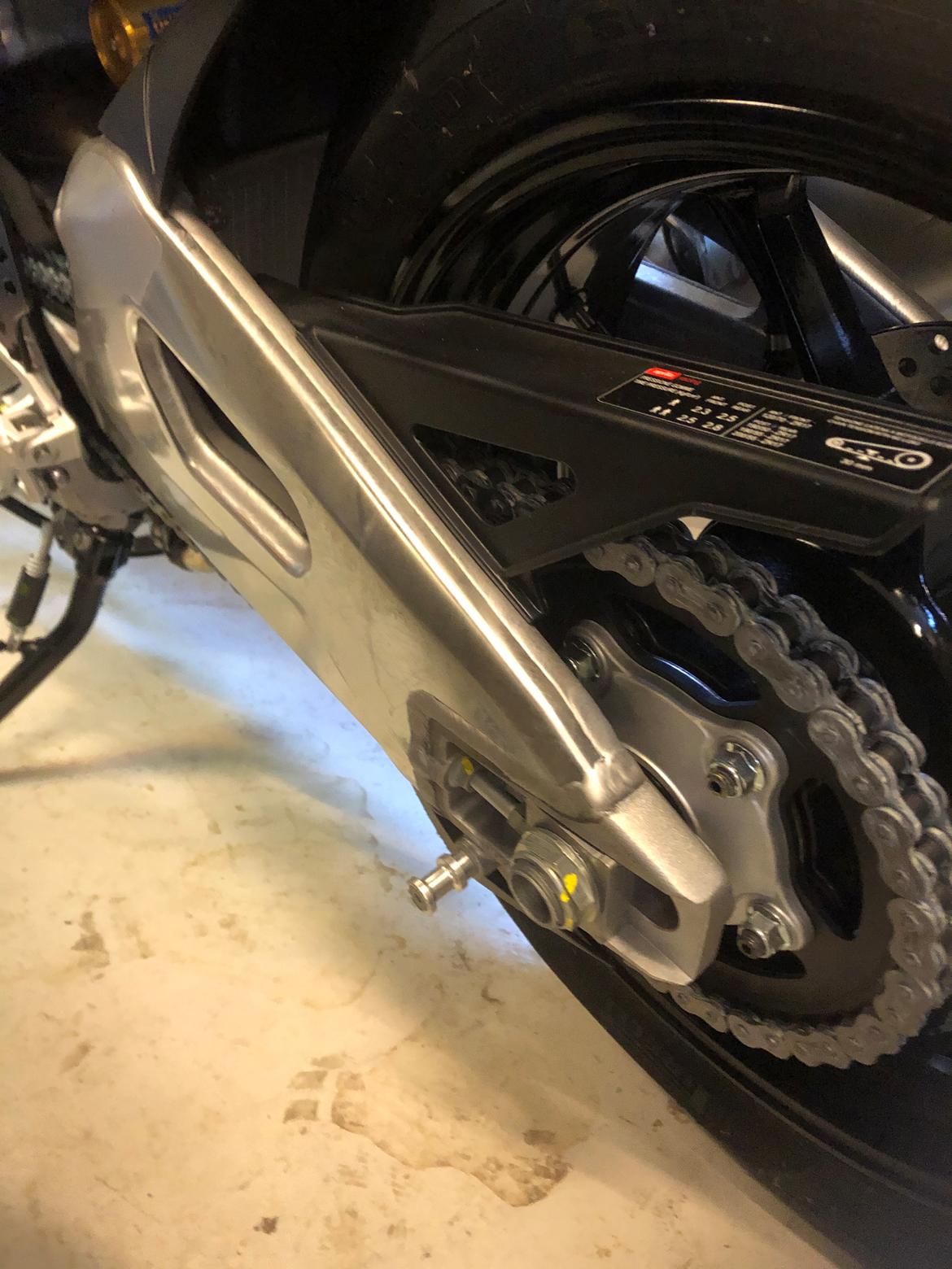 Aprilia Tuono V4 1100 Factory billede 11