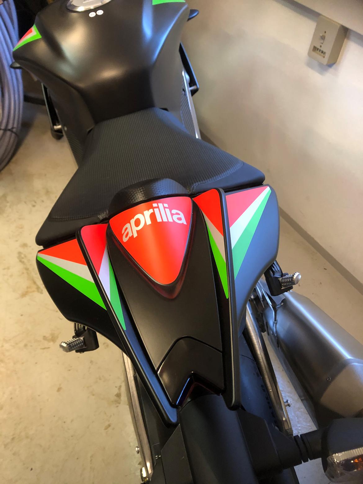 Aprilia Tuono V4 1100 Factory billede 12