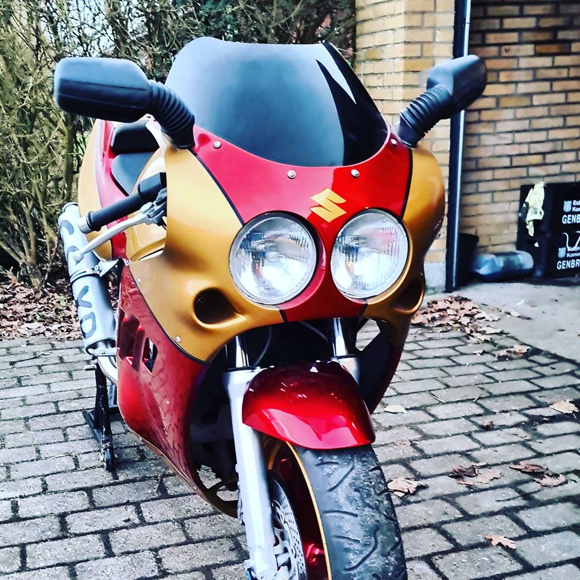 Suzuki Gsxr 400 SP billede 16