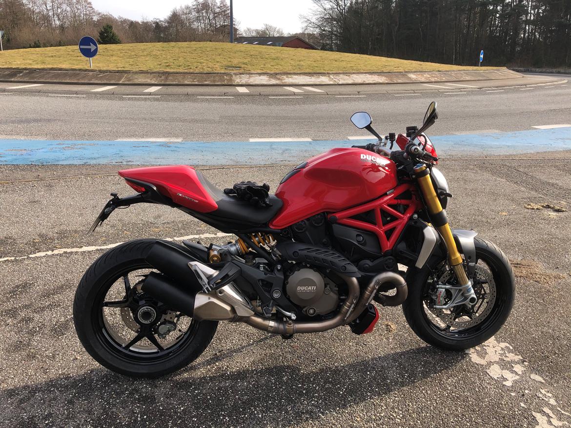 Ducati Monster 1200S billede 1