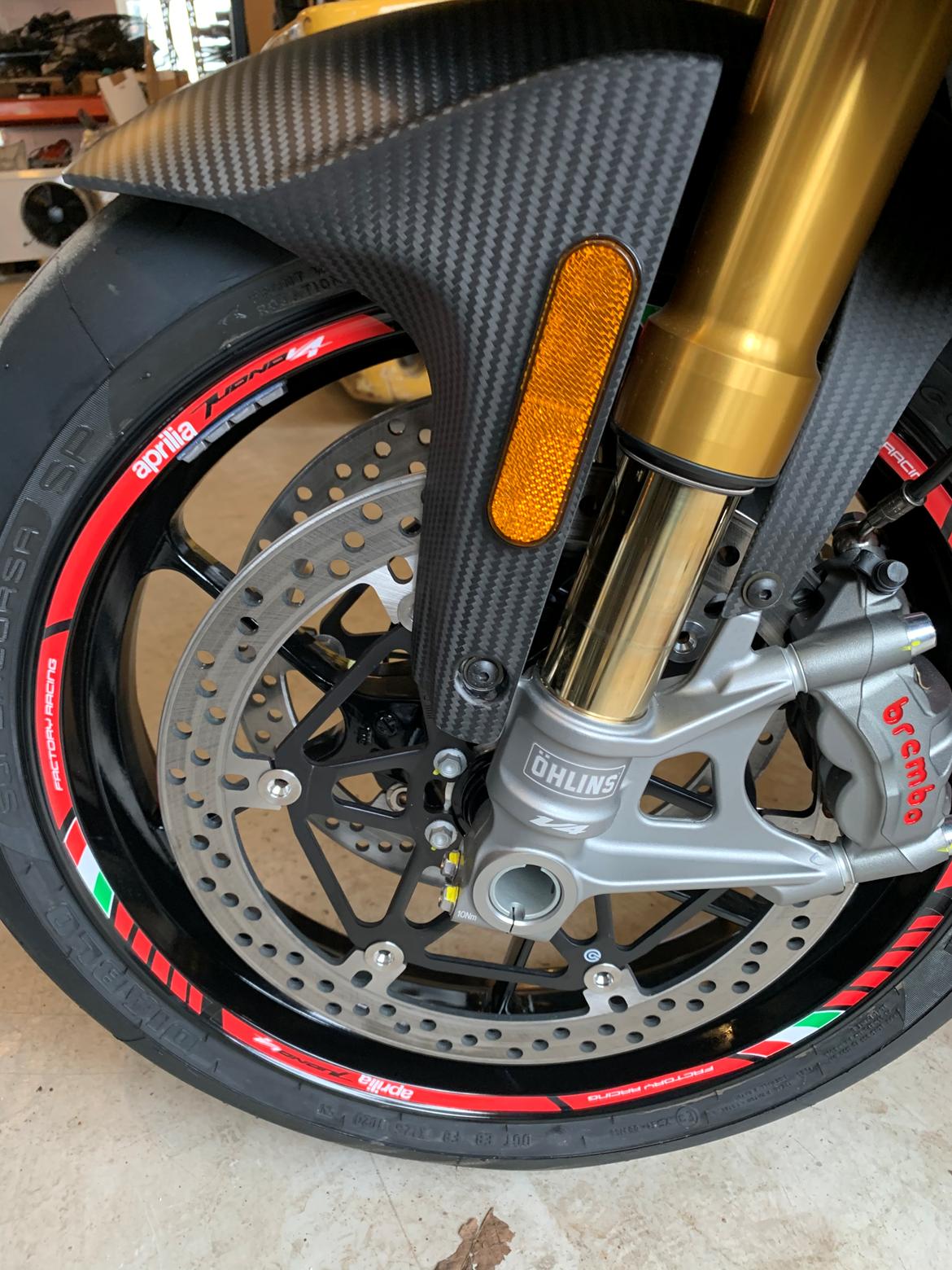 Aprilia Tuono V4 1100 Factory billede 17