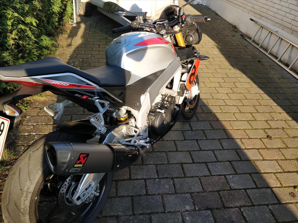Aprilia Tuono V4 RR billede 4