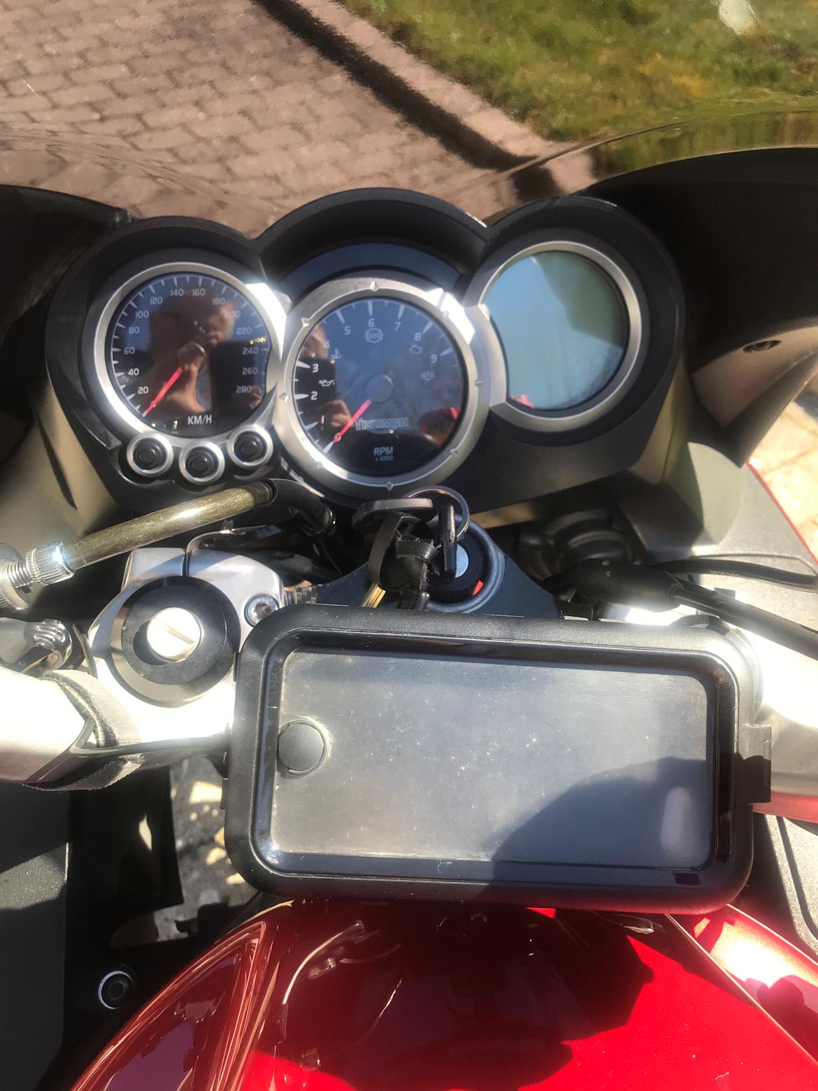 Triumph Sprint ST 1050 **SOLGT** billede 13