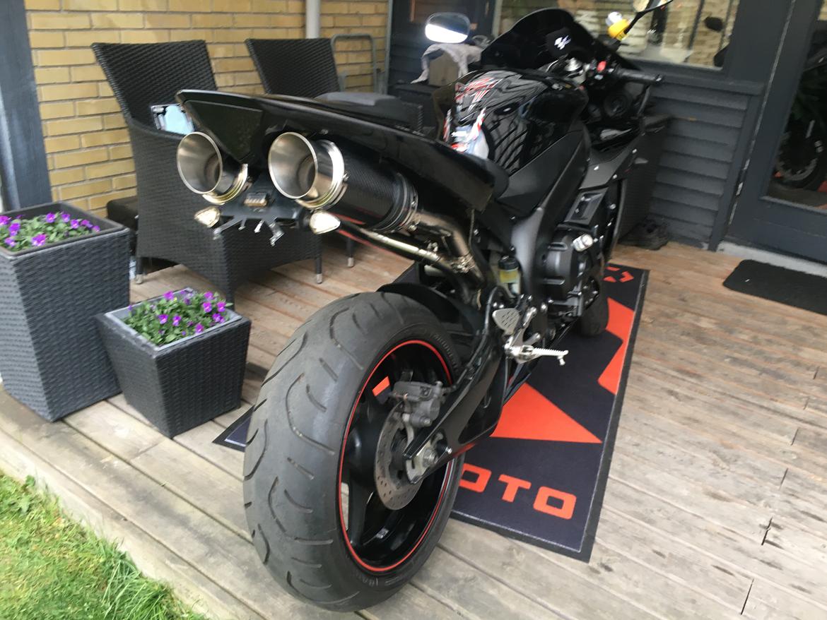 Yamaha YZF-R1 billede 1