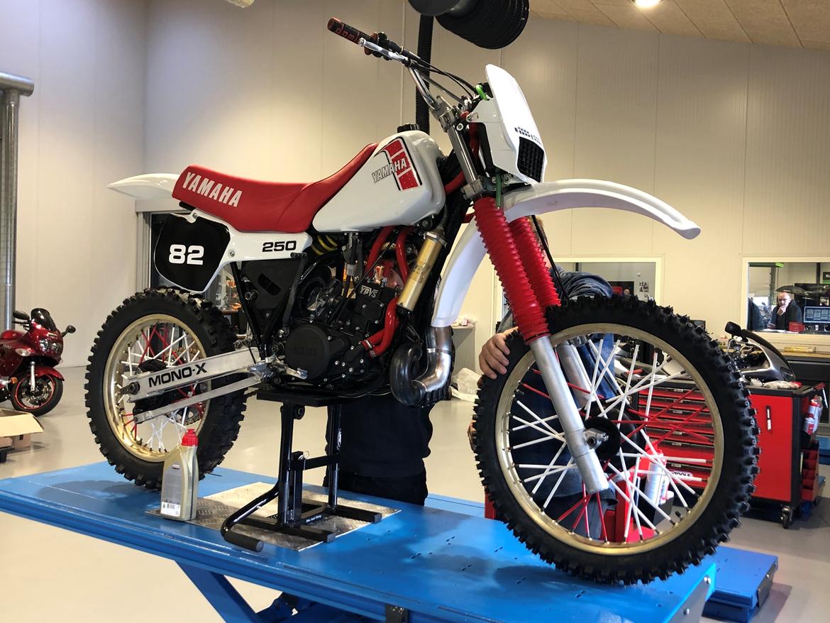 Yamaha YZ250J billede 1