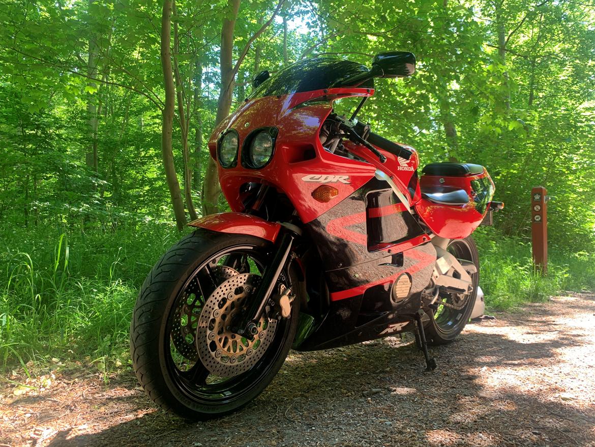 Honda CBR 400 RR Fireblade billede 1