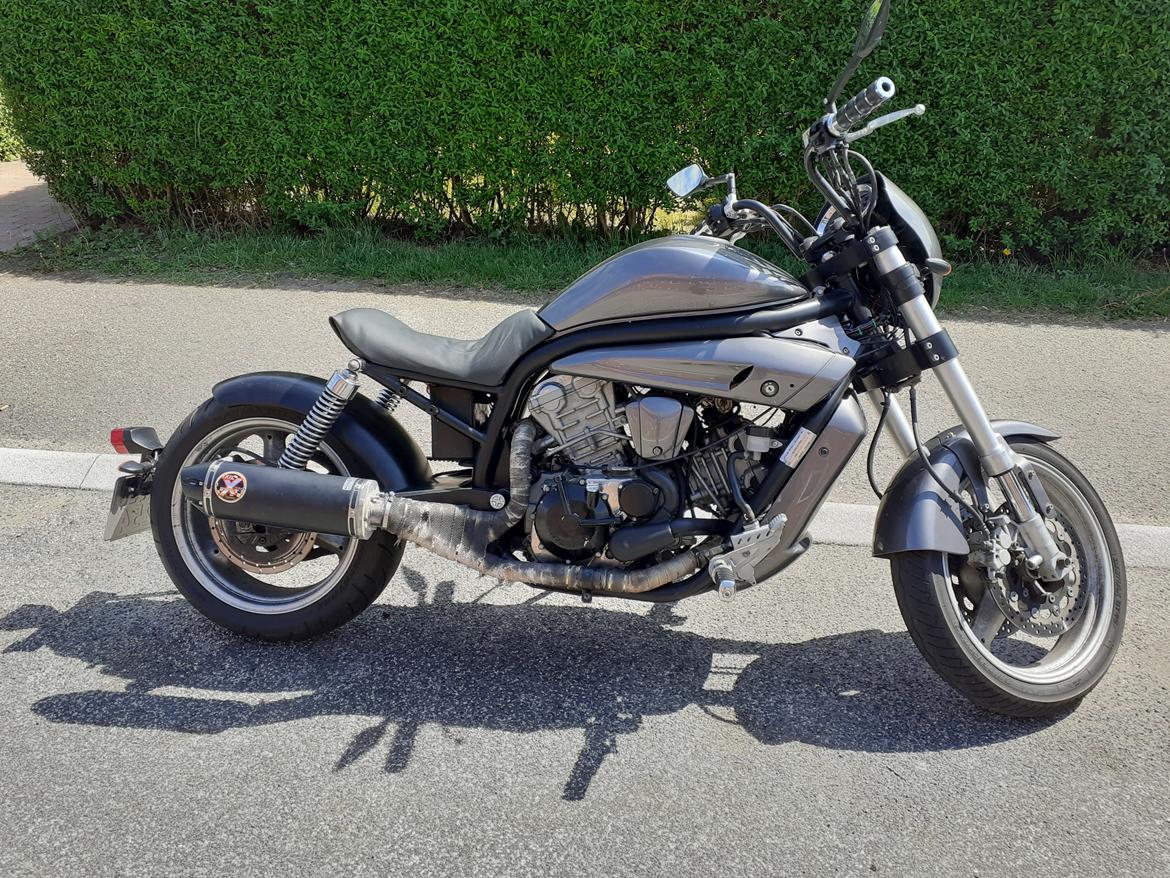 Hyosung GV650 Custom *Sommer cykel* solgt billede 2