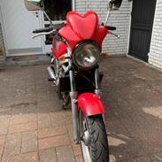 Honda GT647 Hawk