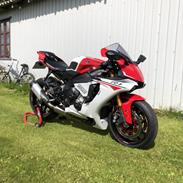 Yamaha YZF-R1