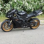 Yamaha R1 