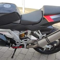 Aprilia RSV 1000 R (SOLGT)