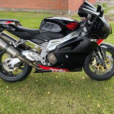 Aprilia RSV 1000 RR (SOLGT)