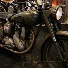 BSA B33