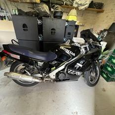 Honda VFR 750