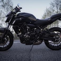 Yamaha MT-07 "Tech Black"