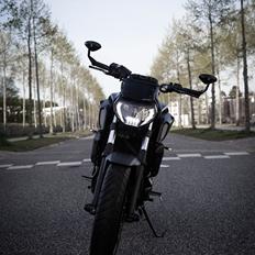 Yamaha MT-07 "Tech Black"