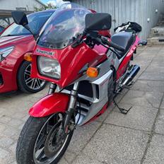 Kawasaki GPZ900R