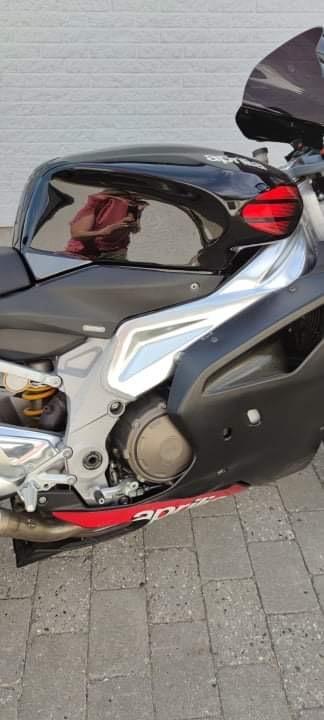 Aprilia RSV 1000 R (SOLGT) billede 7