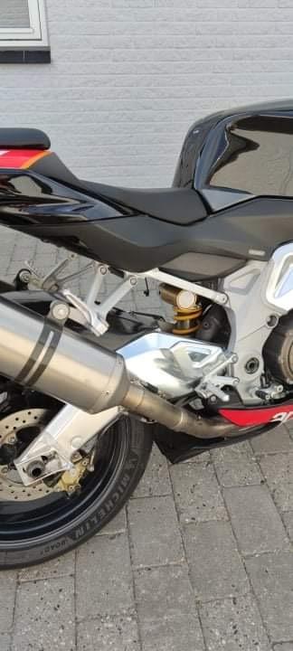 Aprilia RSV 1000 R (SOLGT) billede 8