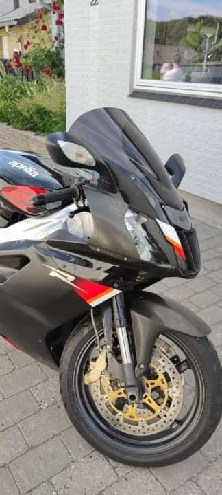 Aprilia RSV 1000 R (SOLGT) billede 11