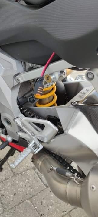 Aprilia RSV 1000 R (SOLGT) billede 19