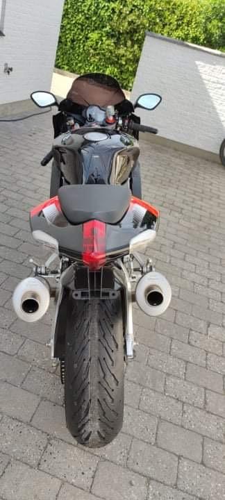 Aprilia RSV 1000 R (SOLGT) billede 4