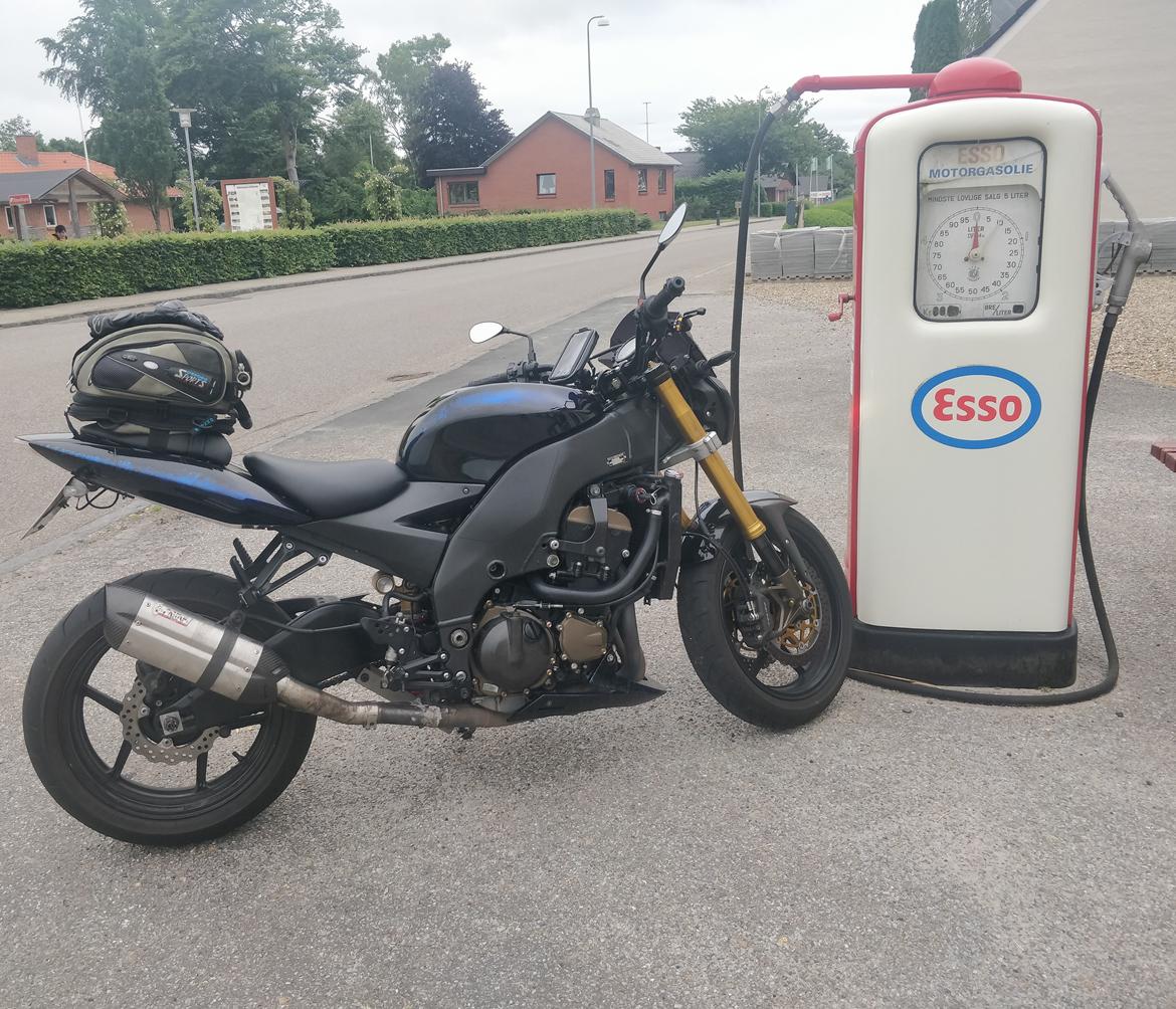 Kawasaki ZX10R - Ninja (SOLGT) - Købte den i Brande jylland. Her ses den på turen hjem til Sjælland billede 1