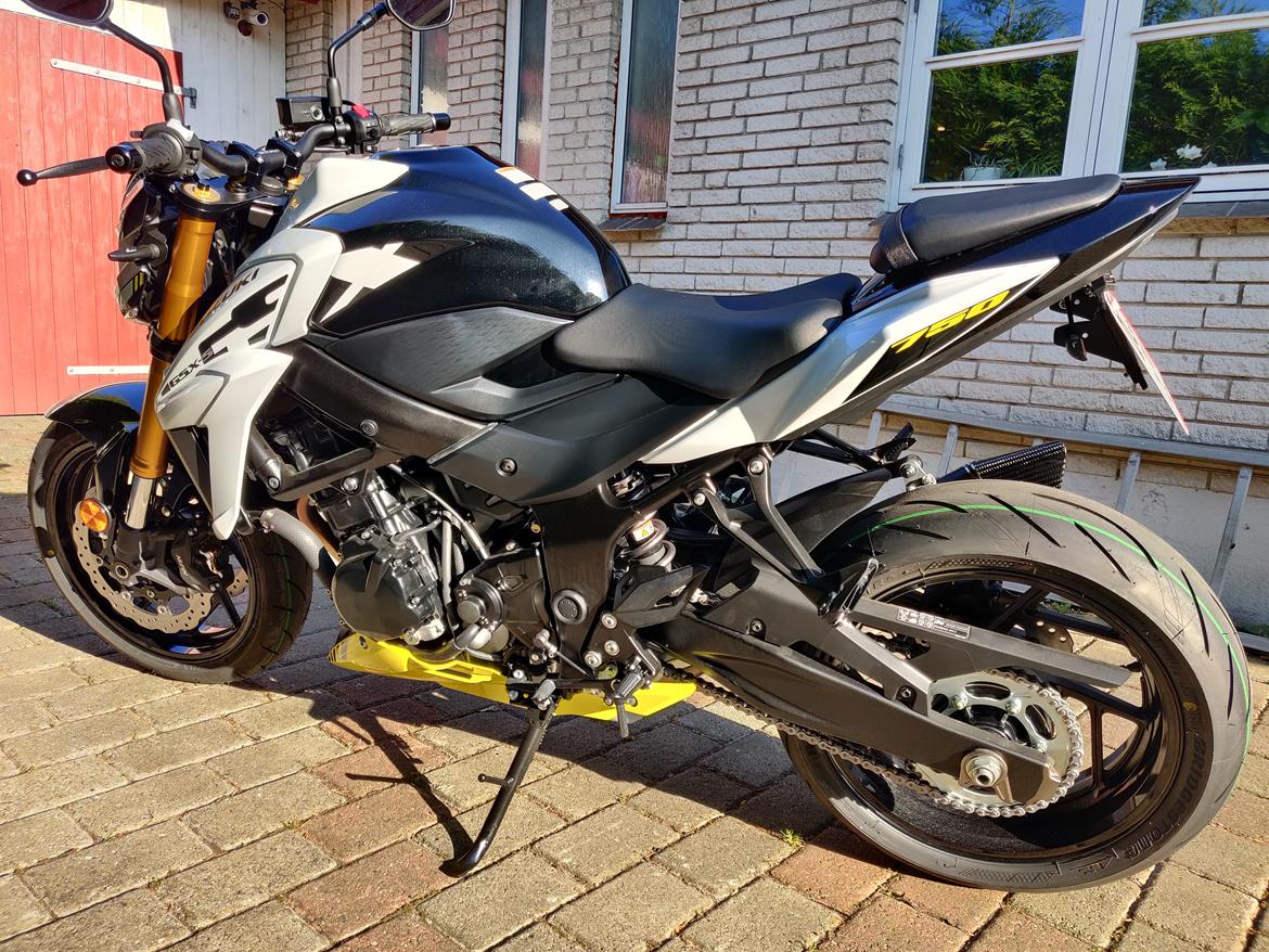 Suzuki GSXS 750 billede 11