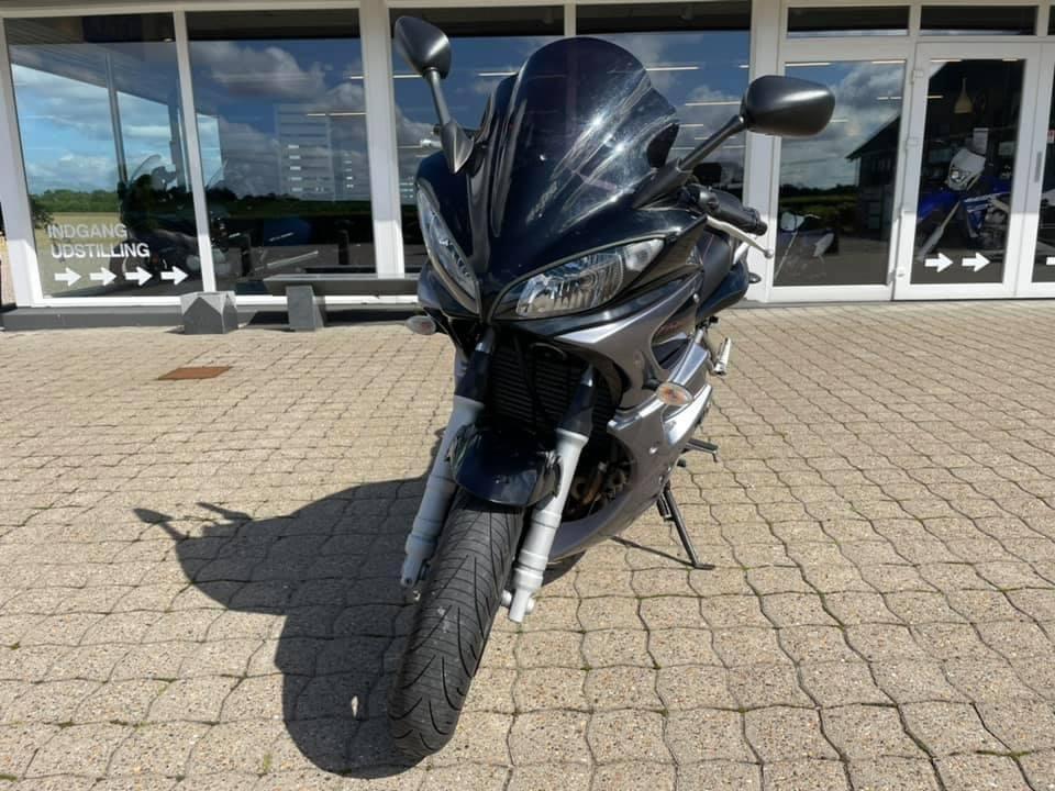 Yamaha FZ6 billede 3