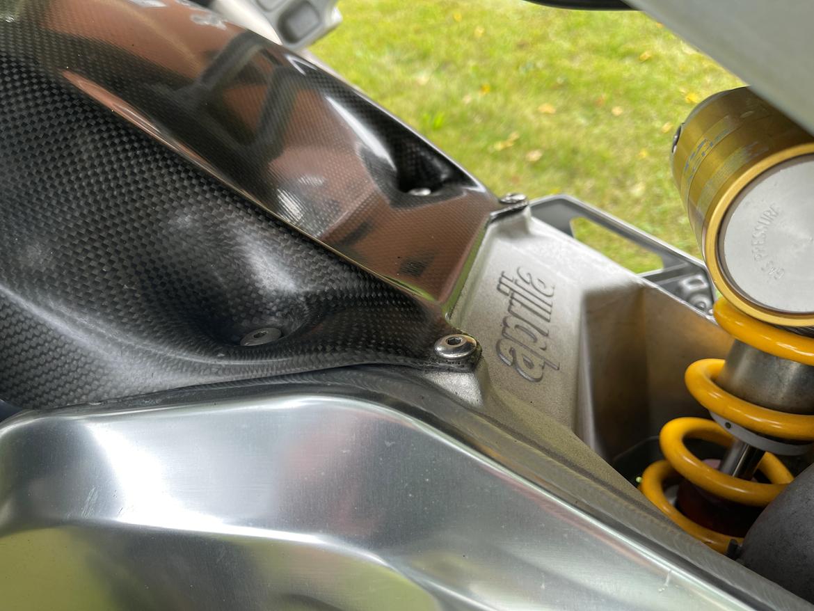 Aprilia RSV 1000 RR (SOLGT) billede 7